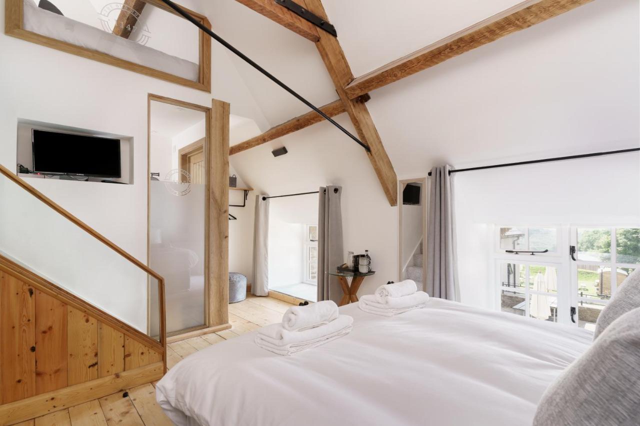 فندق The Old House 1147 بريدجيند المظهر الخارجي الصورة